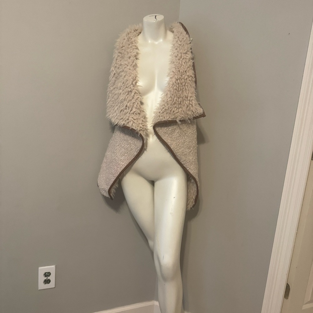 Love Tree faux fur and Sherpa open front vest. Anthropologie size MED NWT.